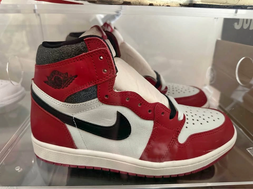 Air Jordan 1 Retro High OG 'Lost and Found' Size 8 New