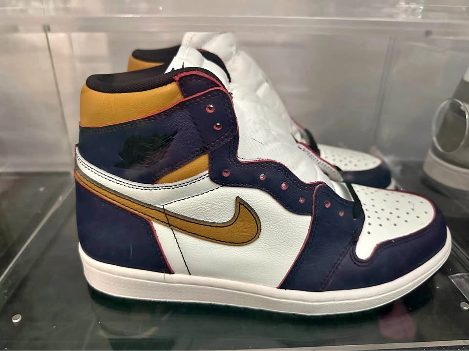 Nike Air Jordan 1 Retro High OG LA to Chicago size 8