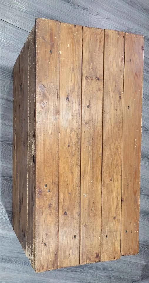 Old wooden chest (Need gone by Monday) - photo 2