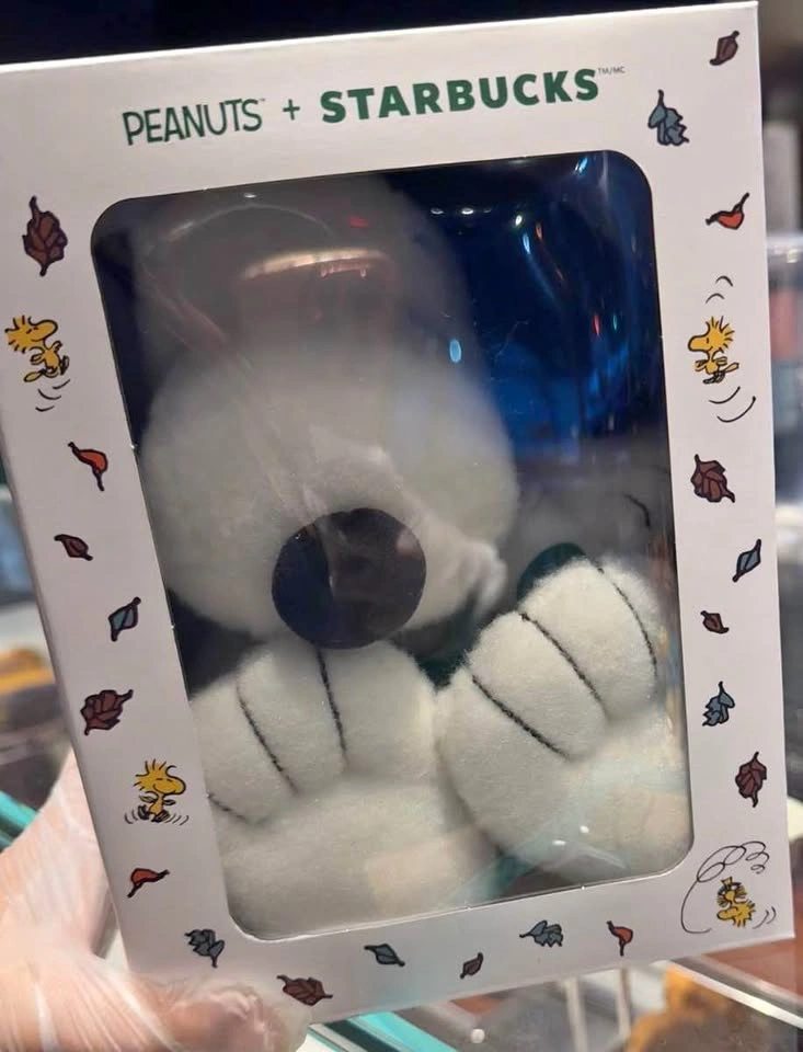 Starbucks x Peanuts Snoopy Plush