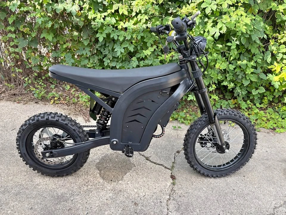 BLACKED-OUT 60 km/h ELECTRIC TRAIL BIKE