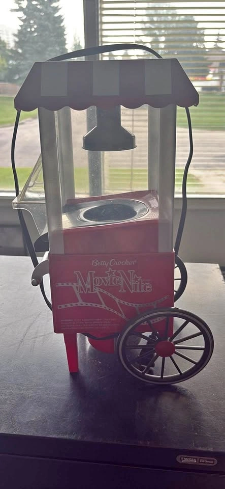 Popcorn maker, toaster, humidifier- Estate Sale