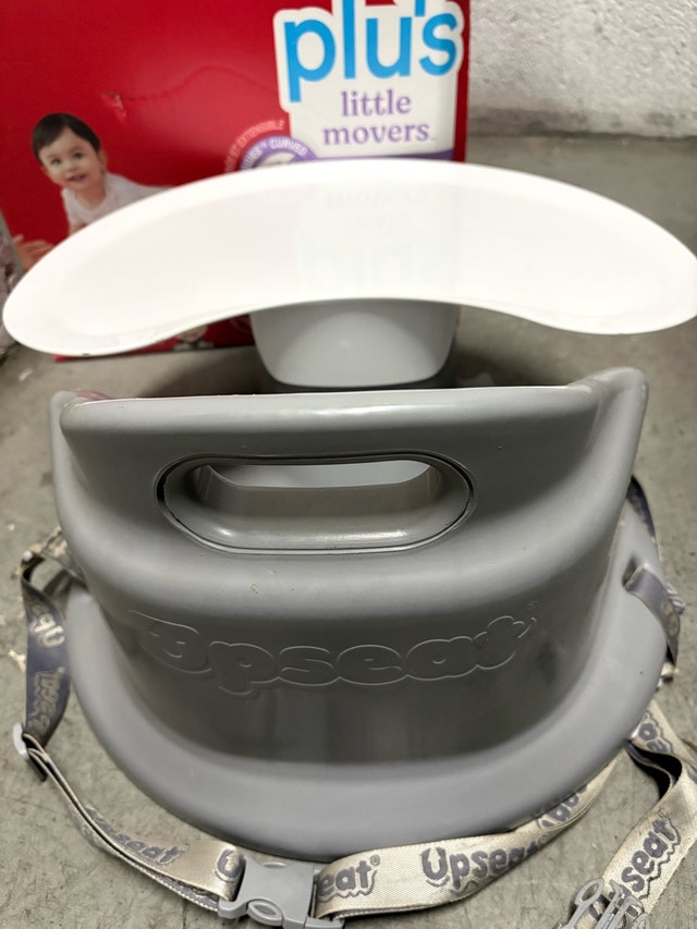 Upseat Baby Floor & Booster Seat with Tray - photo 2