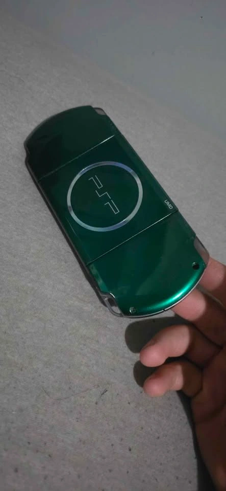 Limited edition spirited green PSP-3001 - photo 2