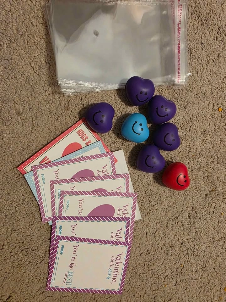 Valentine's Day Heart Stress Ball and Card Set - photo 2