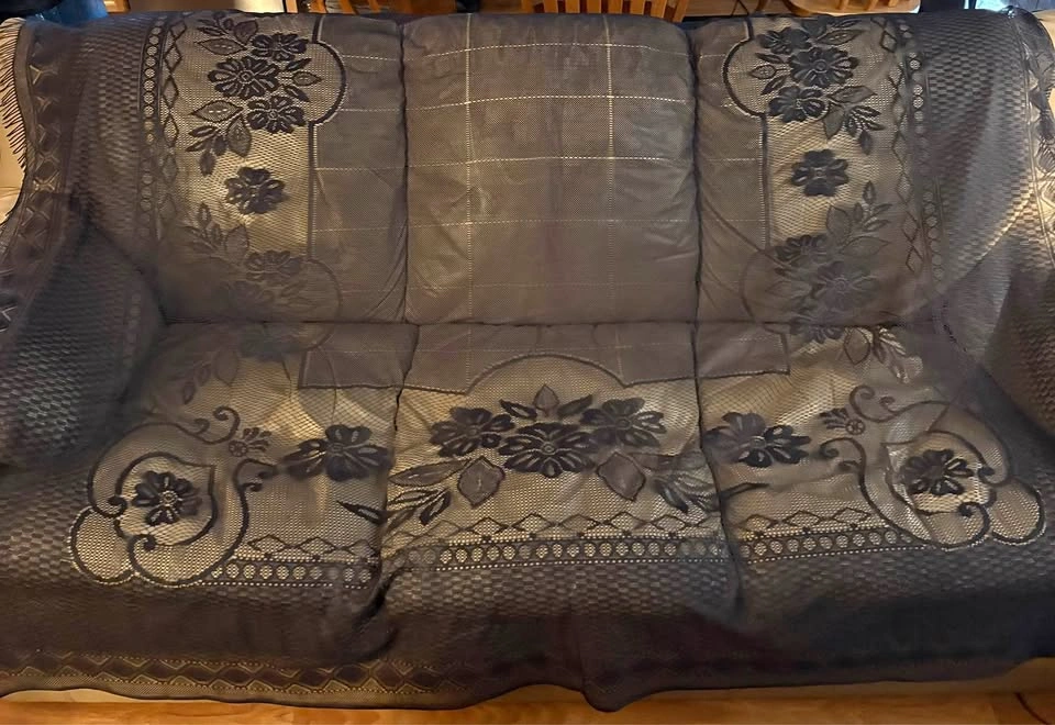 2 large lace tablecloths