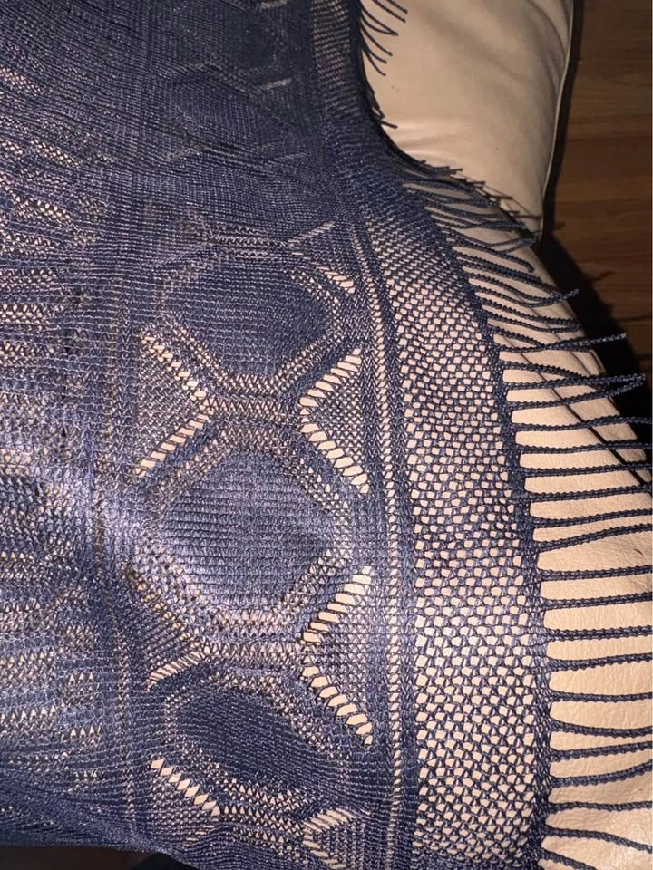 2 large lace tablecloths - photo 3