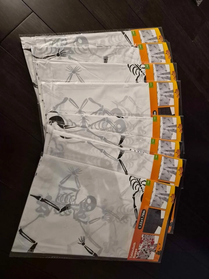 Brand New Disposable Halloween Skeleton Tablecloth 1.32x1.78m - photo 2