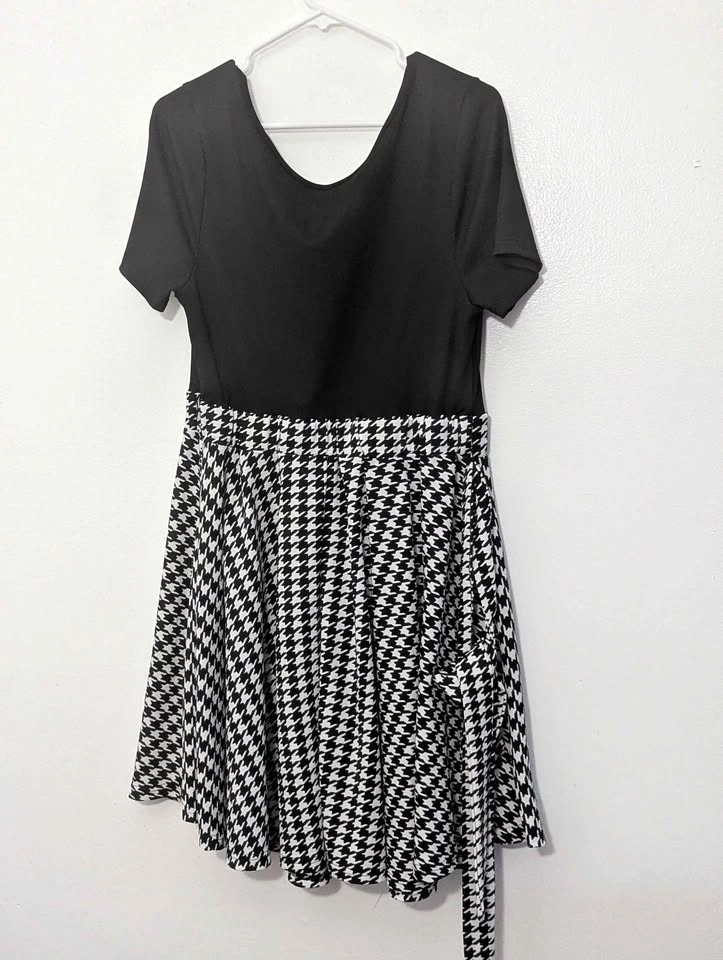 Emery Rose 1XL Houndstooth Skater Dress