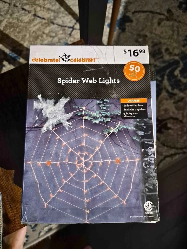 Brand New Indoor/Outdoor 5ft Halloween Spider Web Lights Decor