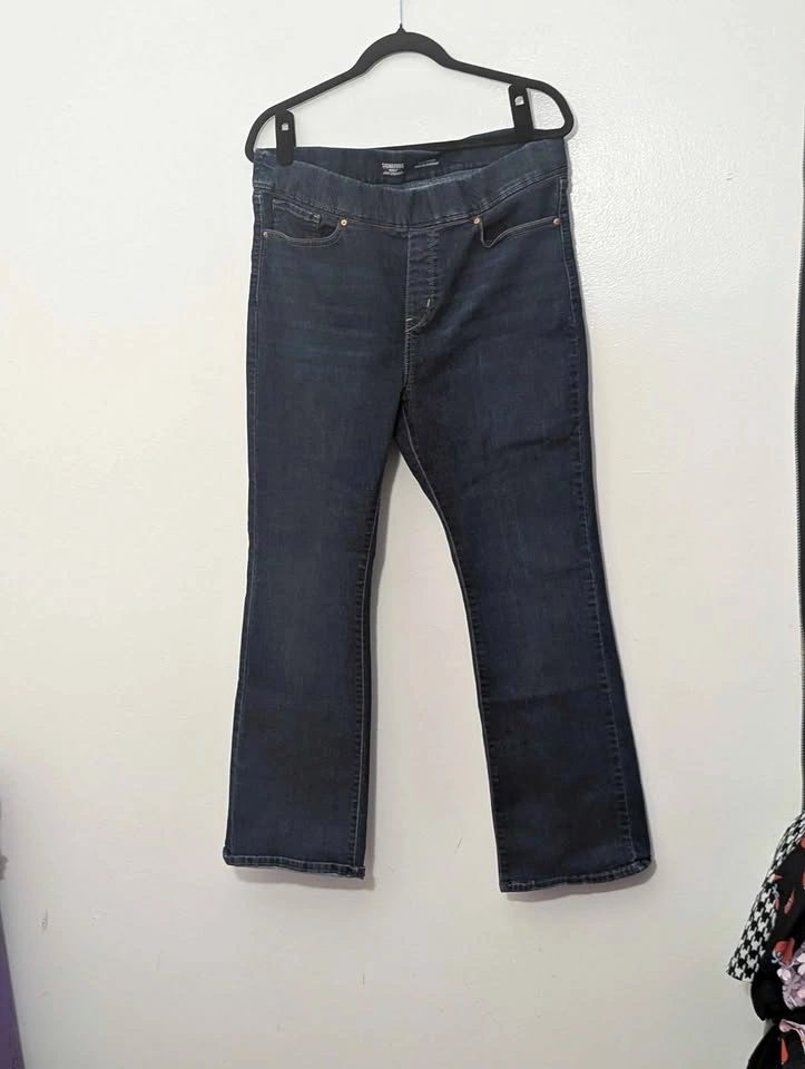 Signature by Levi Strauss & Co. Pull-On Bootcut Jeans