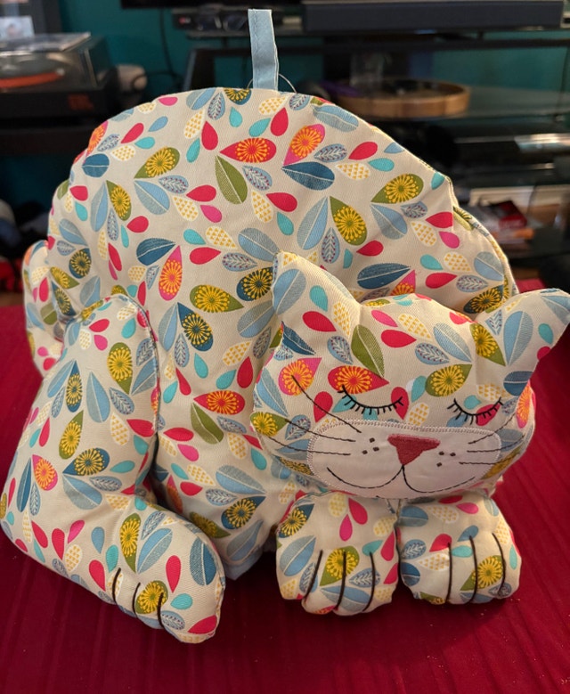 Lister Weavers whimsical cat tea cozy