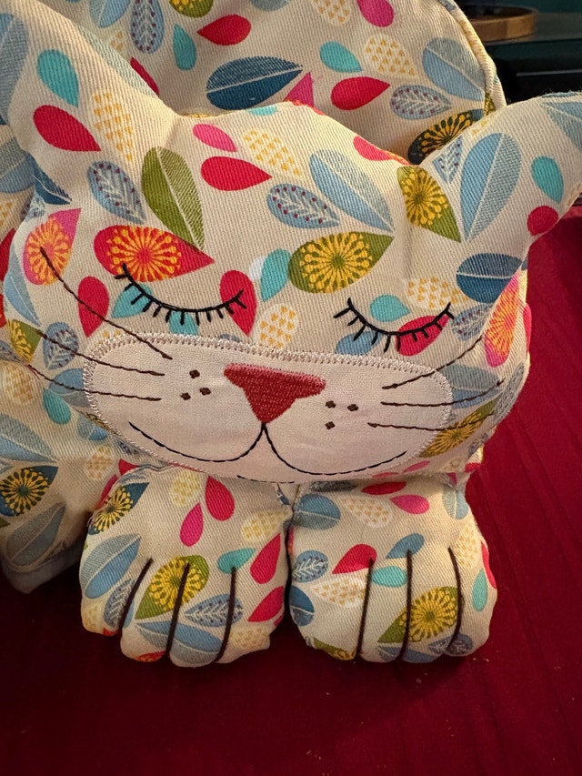 Lister Weavers whimsical cat tea cozy - photo 2