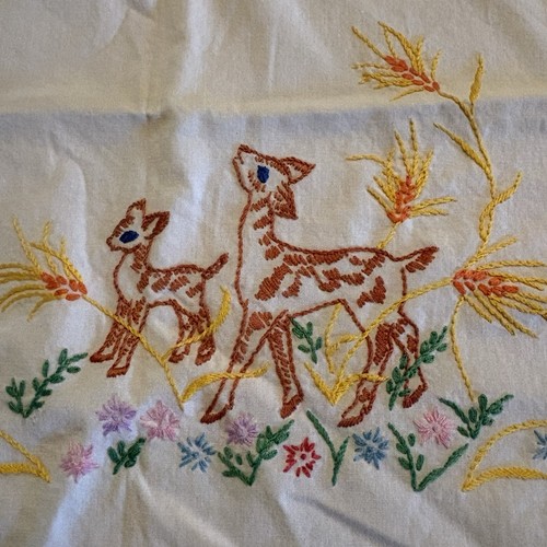 Vintage Hand Embroidered Deer & Butterfly Table Linen - photo 3