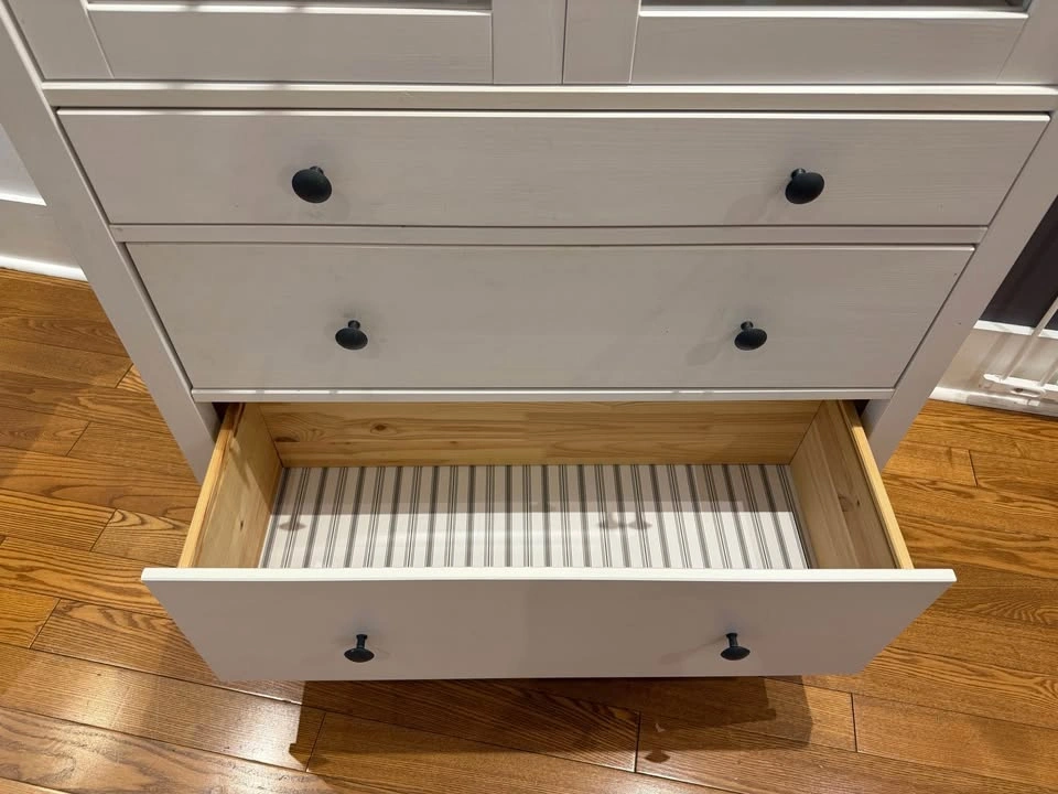 IKEA HEMNES Glass-Door Cabinet with 3 Drawers - photo 5