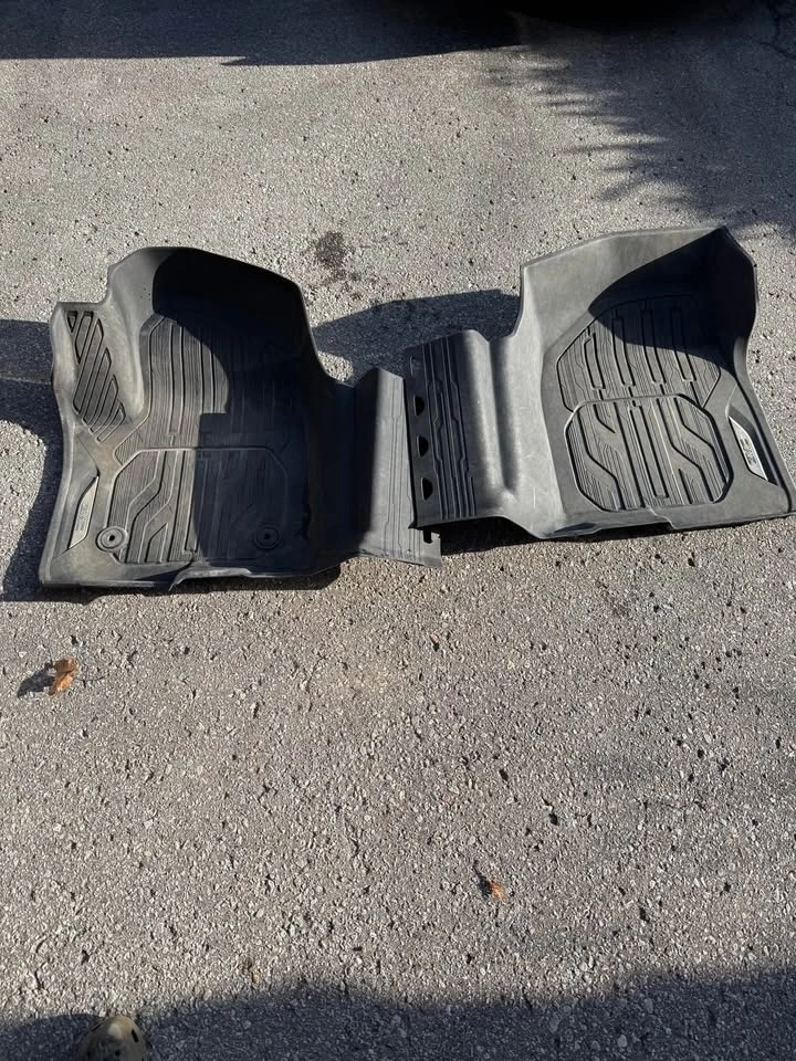GMC Sierra & Chevy Silverado 1500 All-Weather Floor Liners - photo 3