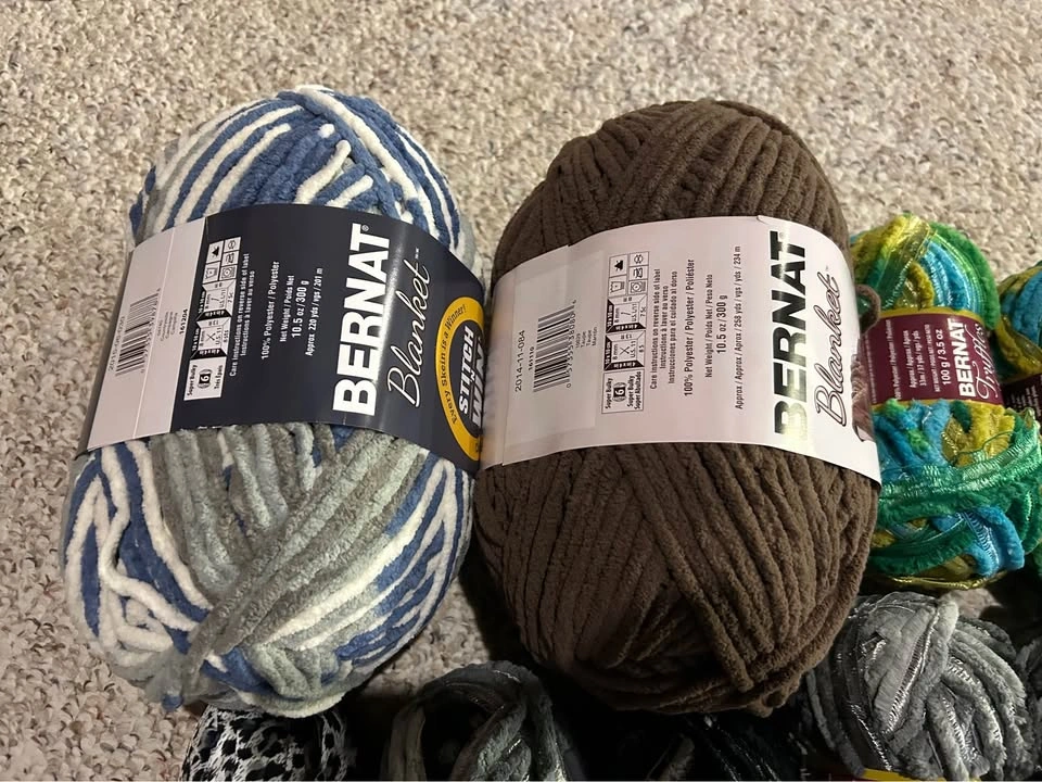 New 15 Packs of Yarn - photo 2