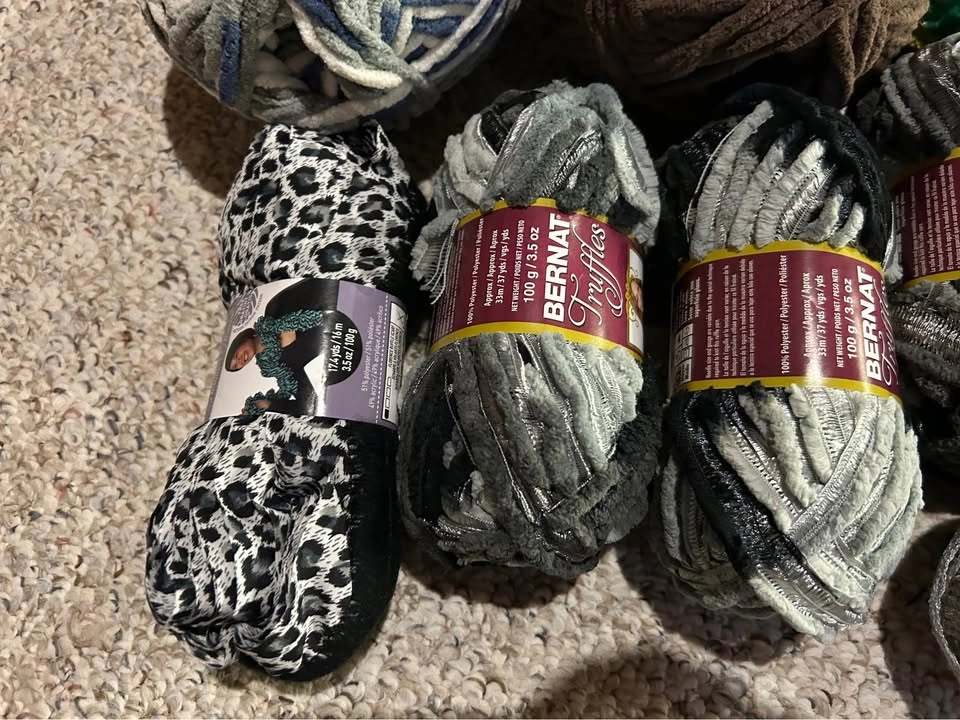New 15 Packs of Yarn - photo 3