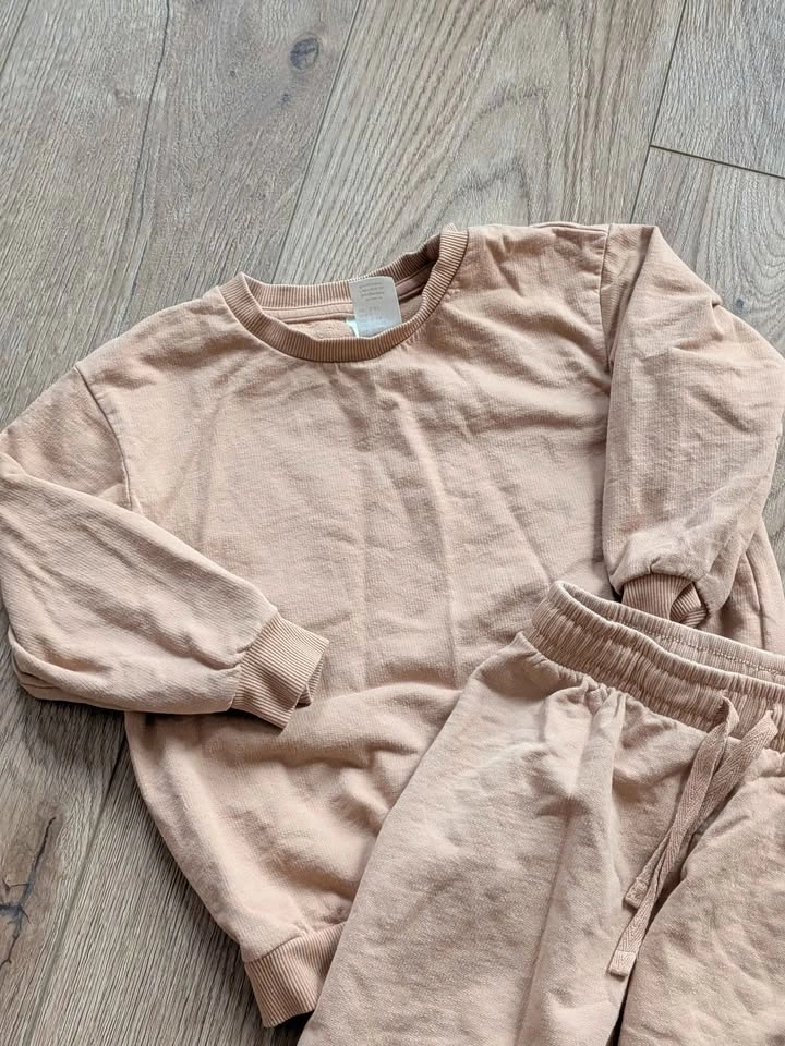 H&M Beige Sweatshirt and Joggers Set - photo 2