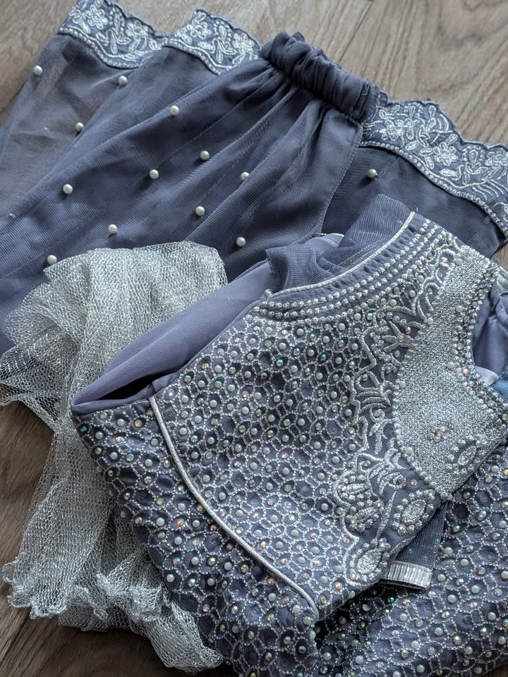 Grey Embellished 3-Piece Lehenga Choli Set - photo 4