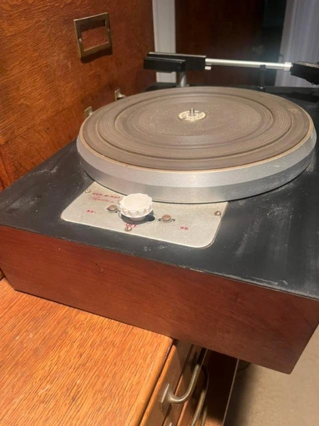 Vintage Rek-O-Kut Rondine Jr. L-34 Turntable & Shure Tonearm - photo 2