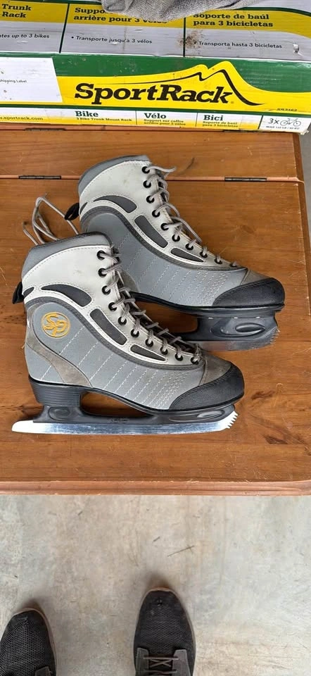 CCM Sp60 Ice skates - Size 8