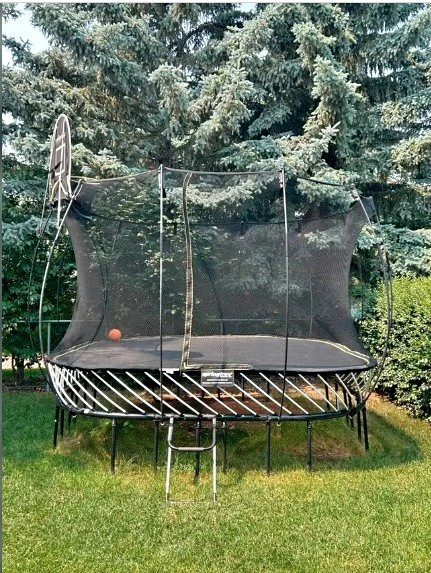 Large (11' X 11') Square Springfree Trampoline - New Mat And Net