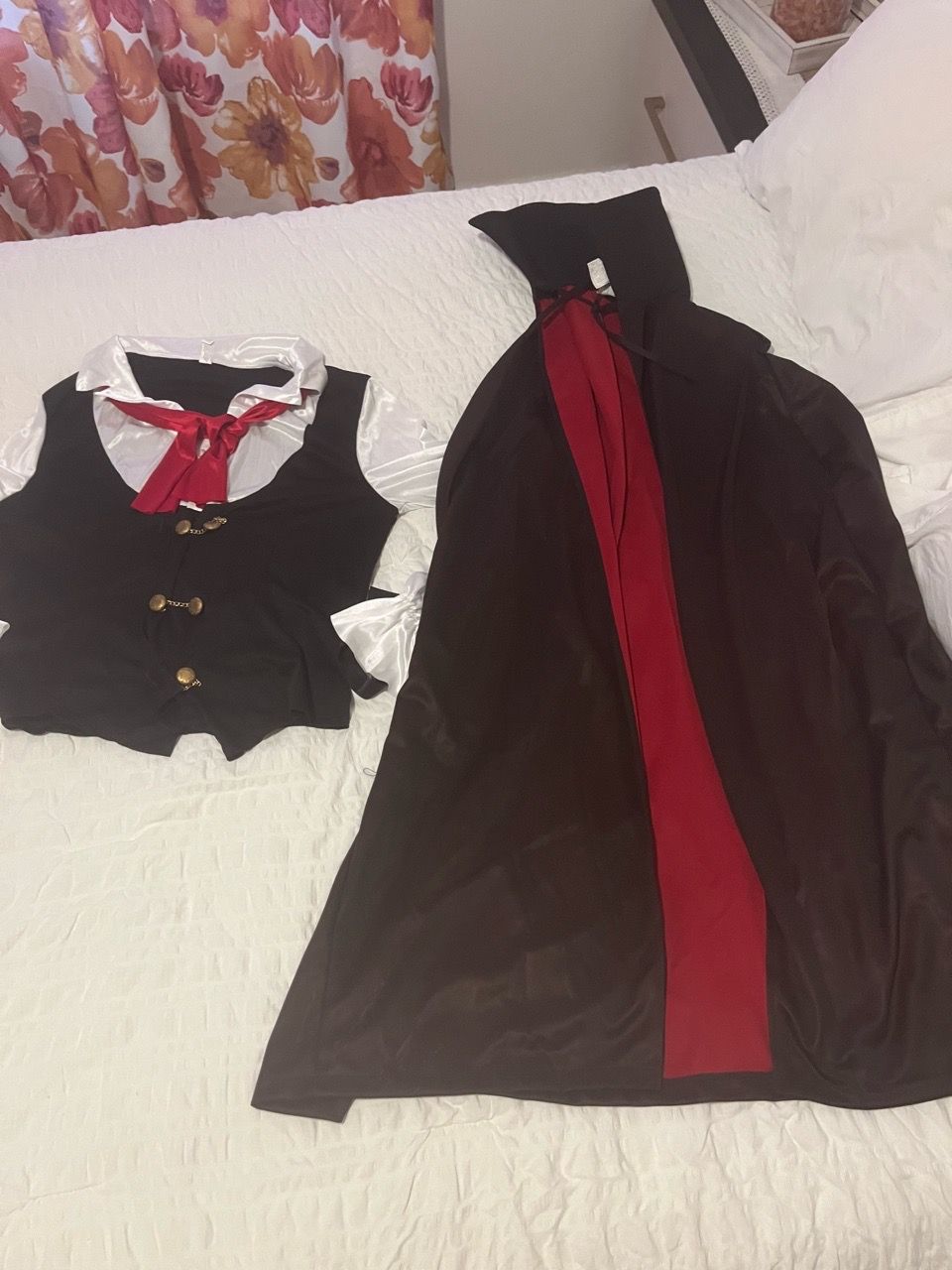 True Vamp Halloween Costume Medium - photo 3