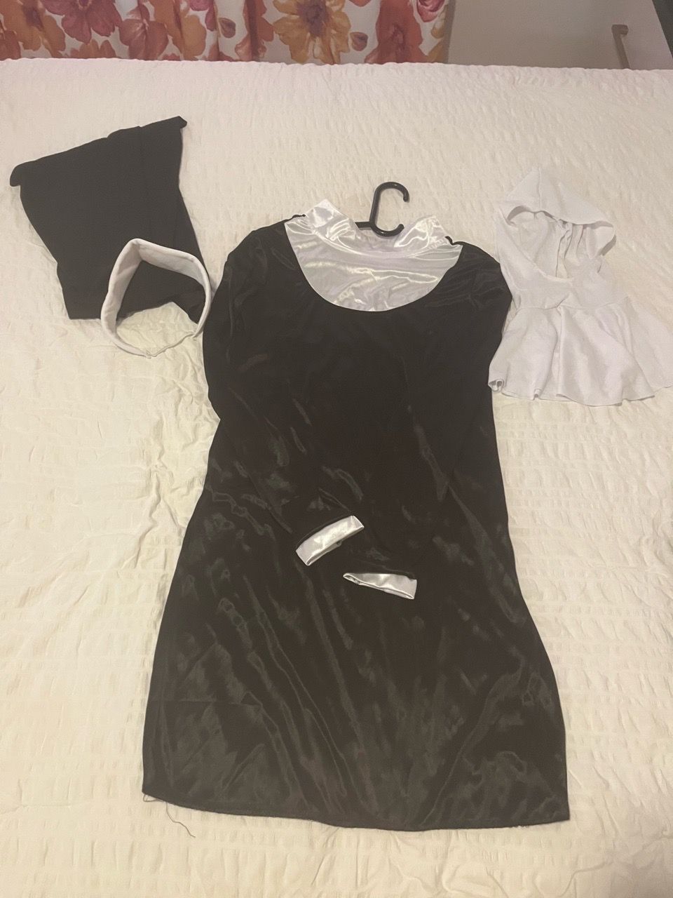 Adult Nun Halloween Costume Dress with Headpiece - photo 3