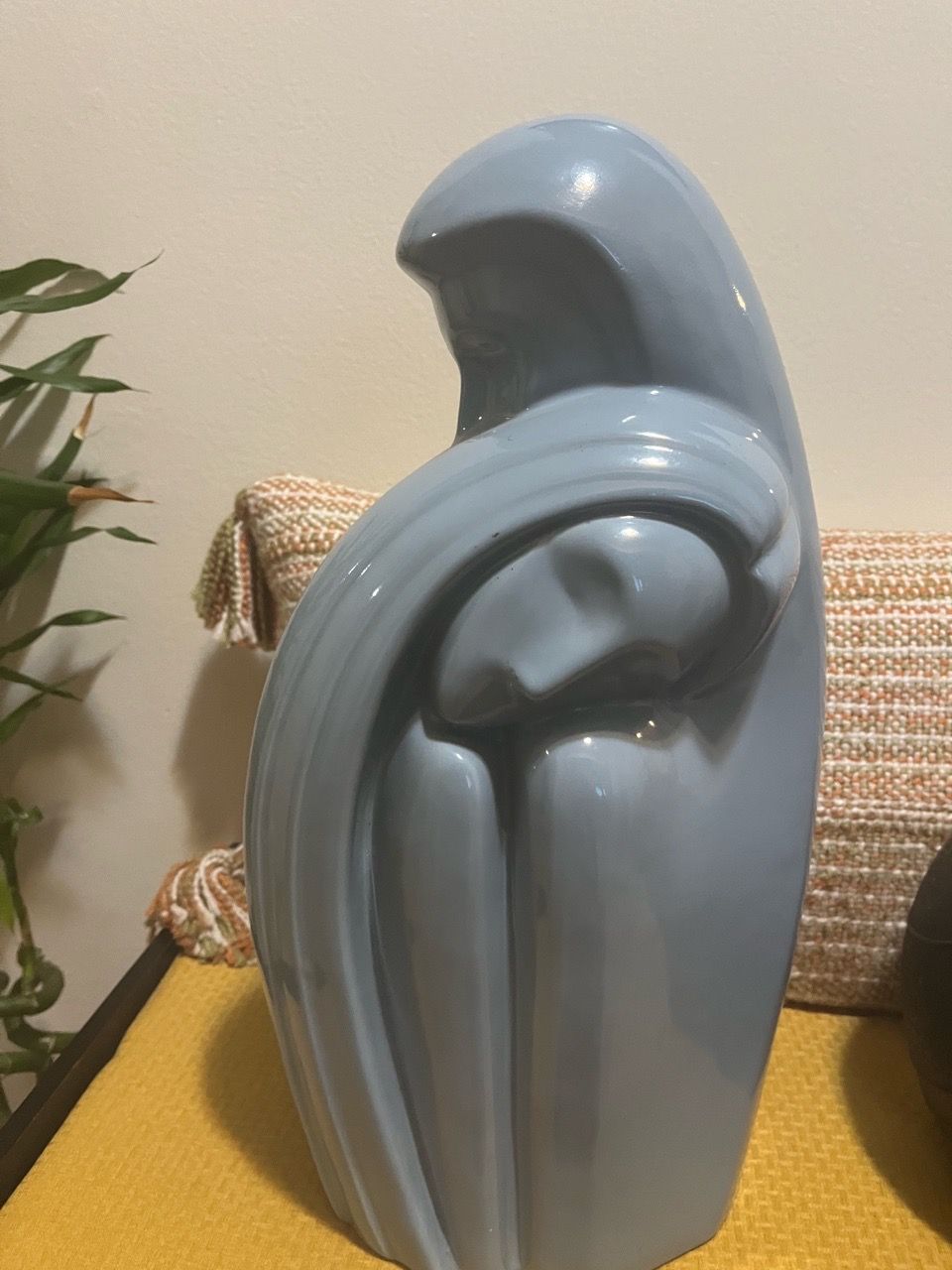 Vintage Royal Haeger Lovers Embrace Sculpture