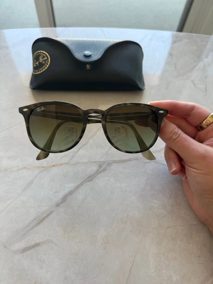 Ray Ban RB4259 Sunglasses - photo 2