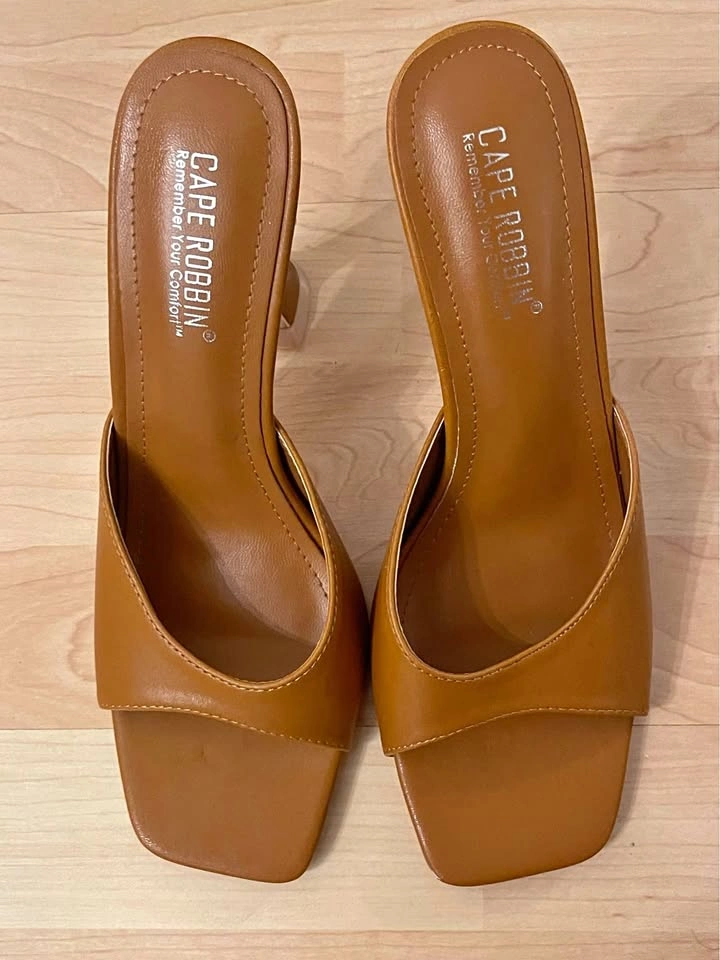 Cape Robbin Mule Heels Size 9