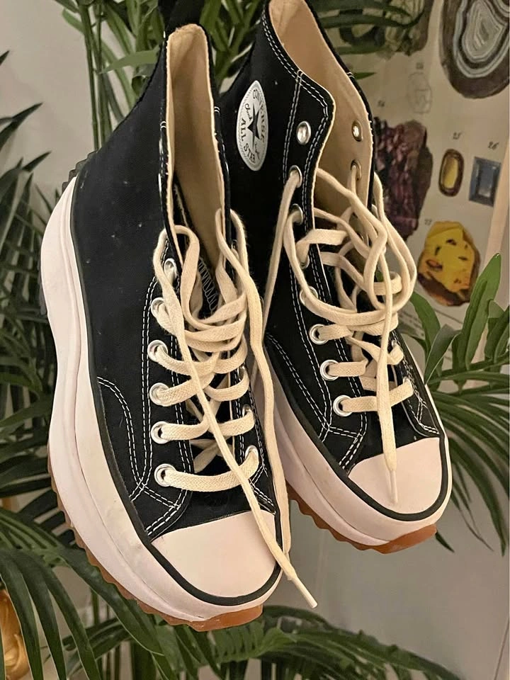Converse Run Star Hike Women’s 9 High Top Platform Sneakers