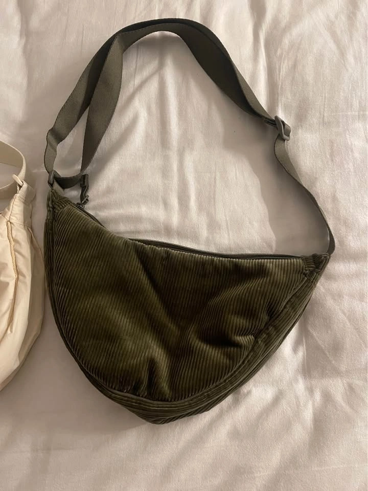 Uniqlo Round Shoulder Bags - photo 5