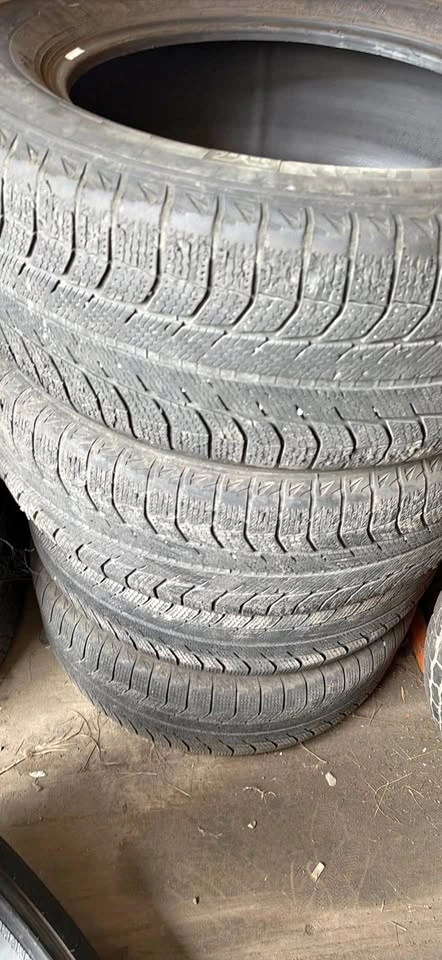 Set of 4 275/55R20 113T Winter Tires