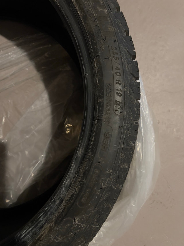 Michelin 235/40 R19 X-Ice Winter Tires - photo 2
