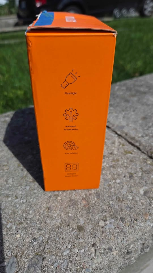 AstroAI AIRUN L7Mini Portable Car Air Pump - photo 2