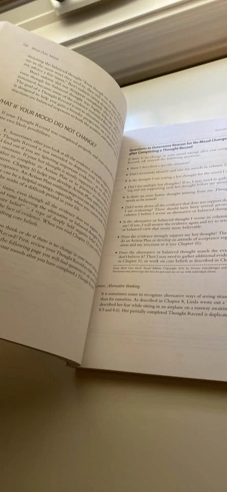 Mind Over Mood, Second Edition by Greenberger and Padesky - photo 2