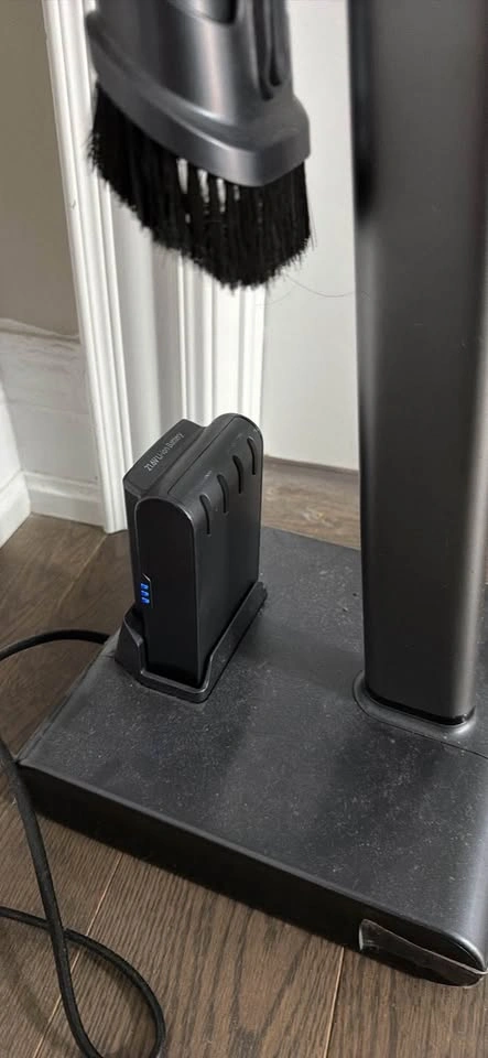 Samsung vacuum from Costco - photo 2