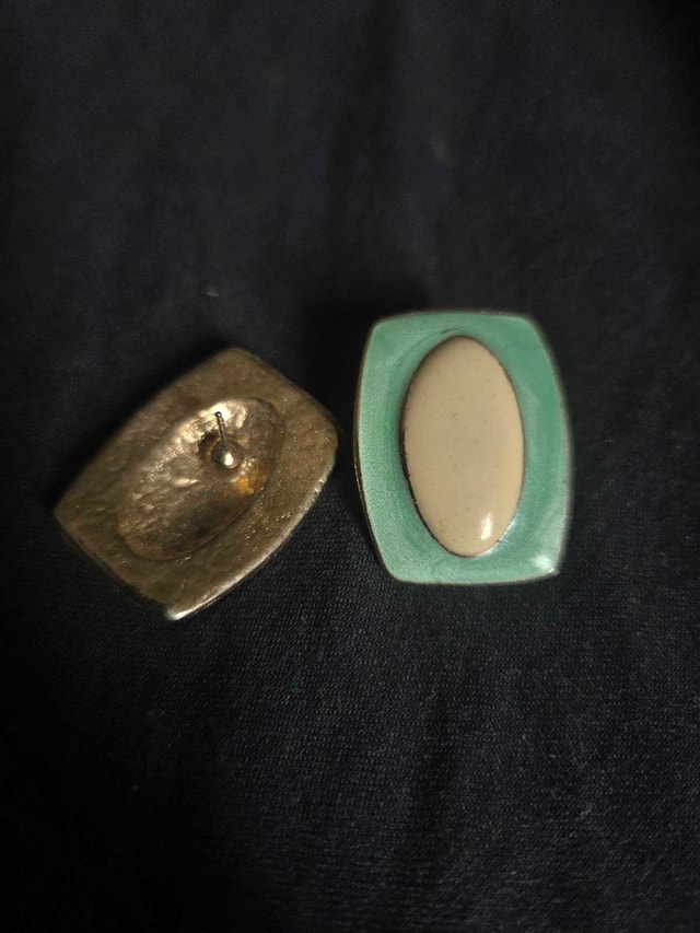 Vintage teal/cream enamel earrings - photo 2