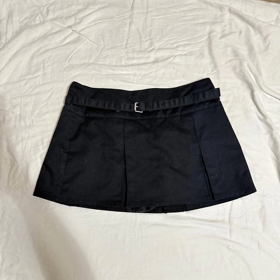 GU Pleated Mini Skirt