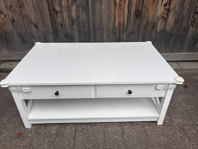 Beautiful Farmhouse Coffee Table with Storage - photo 2