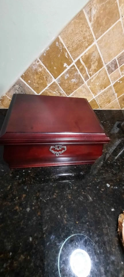 Cherry Wood Jewelry Box with Glass Lid - photo 4