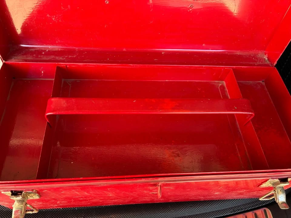 Vintage Red Metal Toolbox with Removable Interior Tray - photo 3