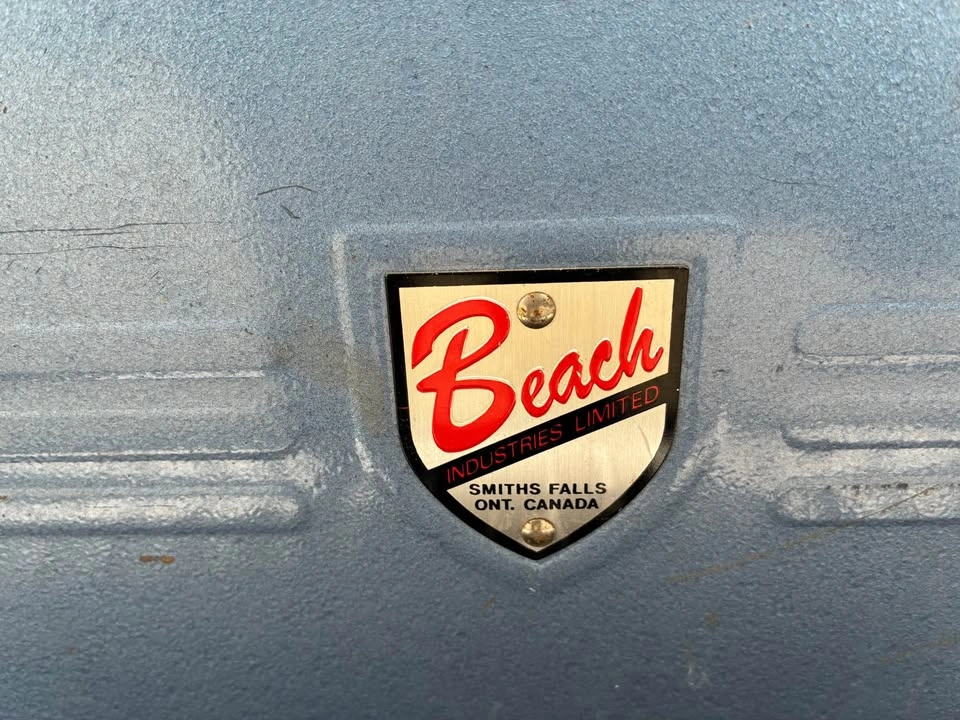 Vintage Beach Metal Toolbox With Original Tray - Made In Canada - photo 2