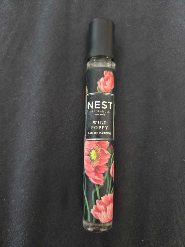 Nest Wild Poppy travel roller