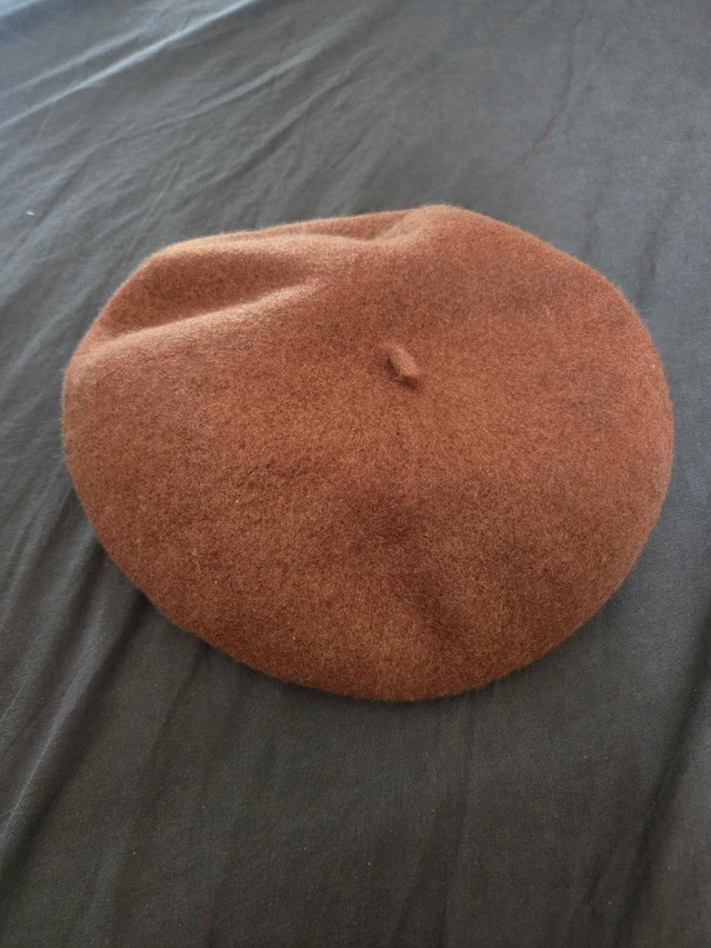 brown felt beret