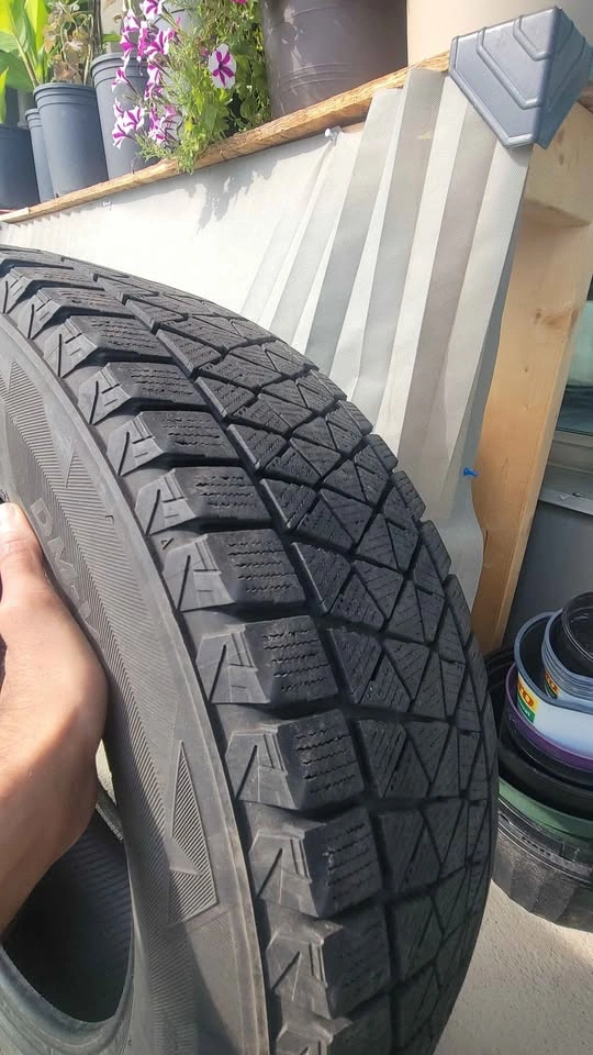 Mazda CX-5/ CX-7 Bridgestone Blizzak Winter tires - photo 2