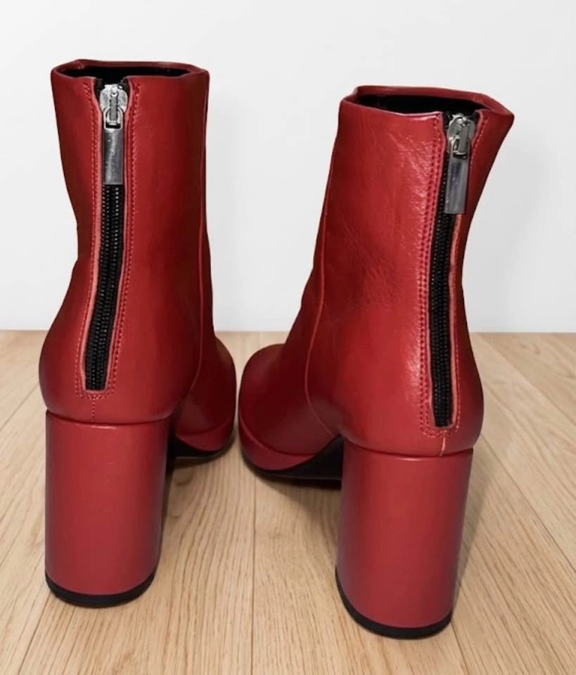 BRAND NEW- L'intervalle Red Leather Ankle Boots (Size 37) - photo 2