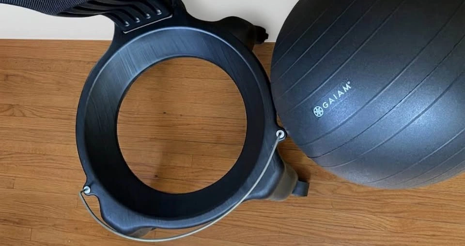 BRAND NEW Gaiam Classic Balance Ball Chair - photo 2